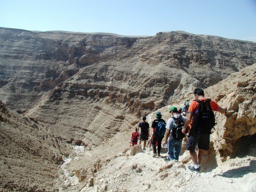 כך זה מתחיל. הירידה לנחל דרגה