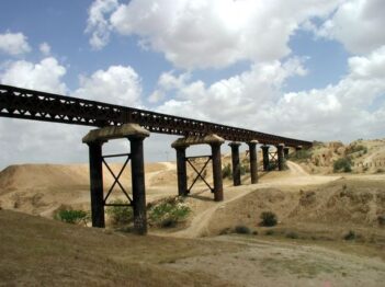 דרך הפסלים ונחל אופקים