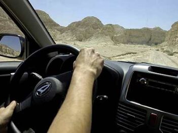 נחל אמציהו, נחל חצרה: כל שיטפון צריך מרפסת