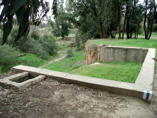 חל גרר, למטה. למעלה בריכת אגירה