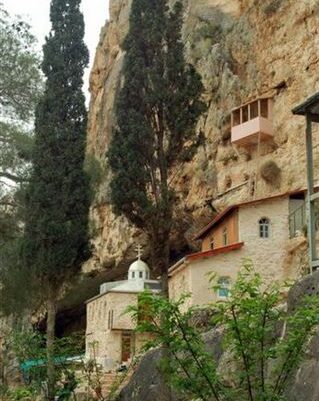 המנזר בעין פרת, ואדי קלט. צילום אורי דביר