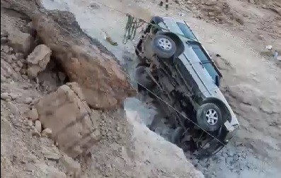 רכב שטח התהפכות רכב הפוך