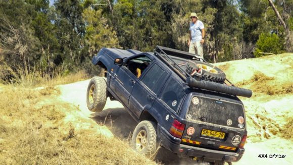 מוסמך שטח ג'יפ גרנדצ'ירוקי גרנד צ'ירוקי גלגל באוויר