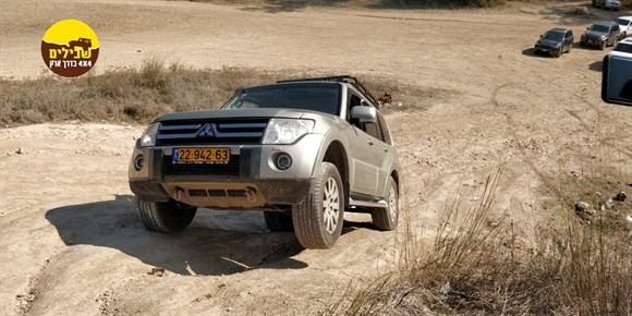 טרשים 09-11-18 מיצובישי פאג'רו גלגל באוויר