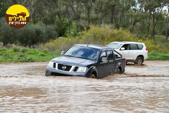 חציית מים מעבר ניסאן ווינר