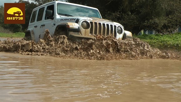 ג'יפ רנגלר חציית מים מעבר