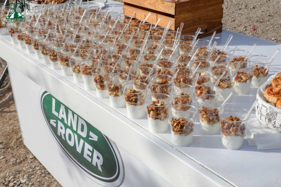 כיבוד אוכל מסע לנדרובר