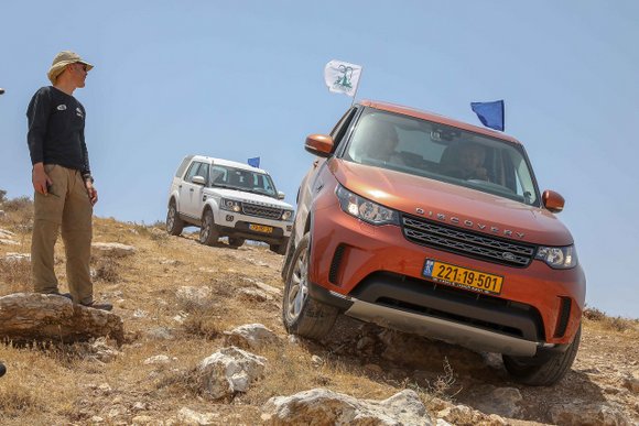 מורד ירידה לנדרובר דיסקברי ספורט מסע לנדרובר