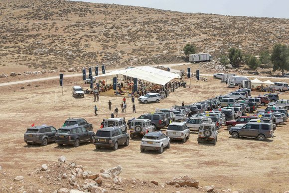 התכנסות ג'יפים אווירה מסע לנדרובר