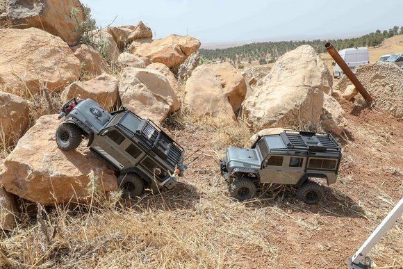 לנדרובר לנד רובר דיפנדר צעצוע סלע