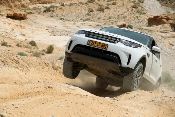 לנדרובר לנד רובר דיסקברי גלגל באוויר