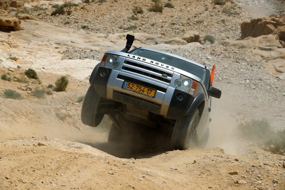 לנדרובר לנד רובר דיסקברי גלגל באוויר