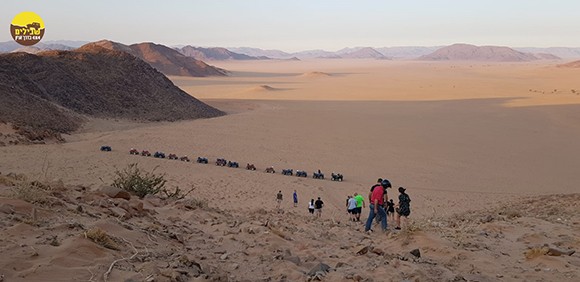 שיירה מדבר נוף אווירה