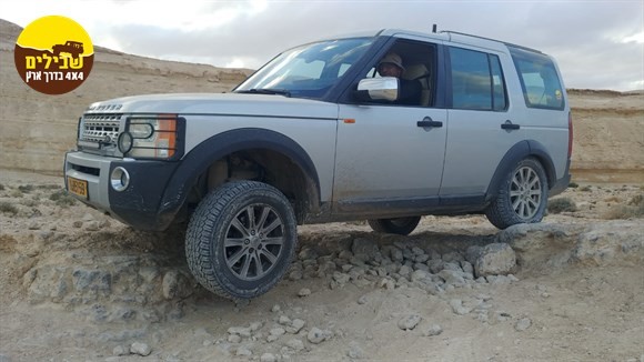 לנדרובר דיסקאברי דיסקברי גלגל באוויר