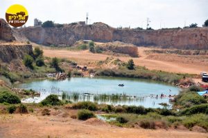 מנחל כזיב לבריכה הסודית