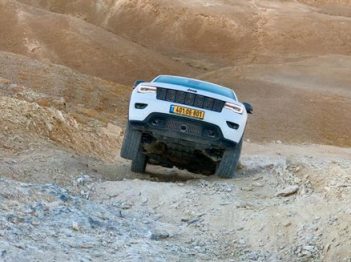 מעלה עליה גלגל באוויר הצלבה מוסמך 9