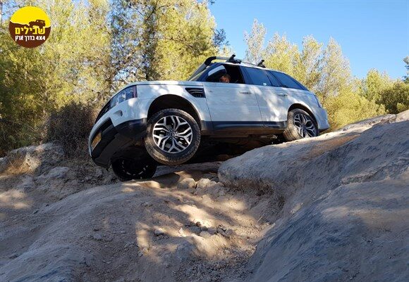 ריינג' רובר RANGE ROVER גלגל באוויר