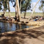 עין יזרעאל מים בריכה שיכשוך טבילה אנשים