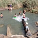 עין נזם מים בריכה שיכשוך טבילה אנשים