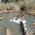 מים בריכה שיכשוך טבילה אנשים