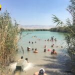 מים ירדן אנשים שיכשוך טבילה