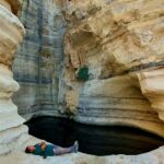 מפל בריכה סלע מדבר