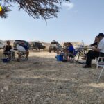 אנשים ג'יפים מנוחה חניה צל