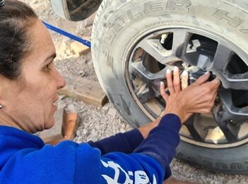 עצמאית בשטח