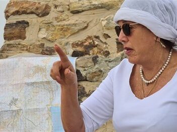 עצמאית בשטח