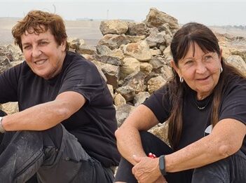 עצמאית בשטח