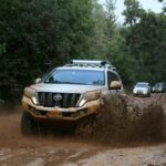 טויוטה לנדקרוזר מעבר מים בוץ