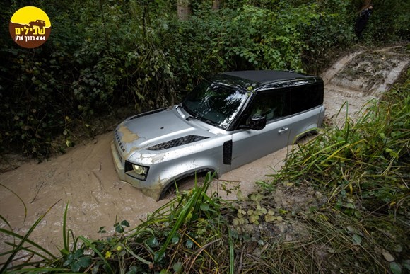דיפנדר 90 חציית מים שלולית עמוקה מים