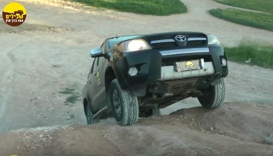 טויוטה היילקס ויגו שטח מדרגה