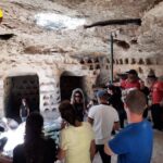 הדרכה מערה אנשים