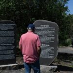 אנדרטה בעקבות לוחמים