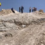 אנשים הדרכה מדריך סלעים קשוח