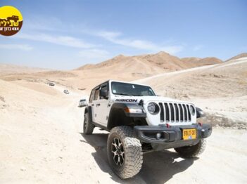ג'יפ רוביקון JEEP מדבר שיירה אווירה