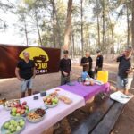 הדרכה מפגש אנשים אווירה אוירה אוכל ארוחה כיבוד