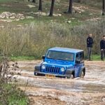 הדרכת בוץ מעבר מים בוץ שלולית ג'יפ רנגלר