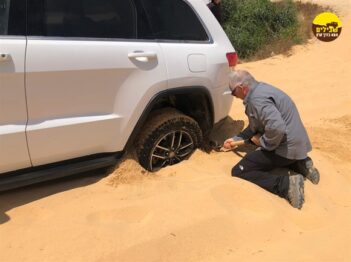 מוסמך שטח 12 שקיעה חילוץ ג'יפ גרנד צ'ירוקי