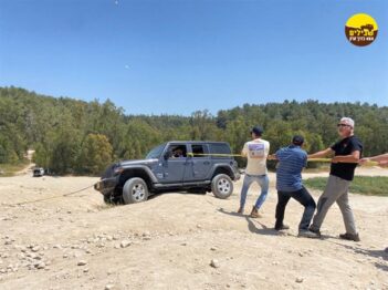 מוסמך שטח 12 חילוץ צד ג'יפ רנגלר