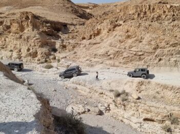 מוסמך שטח 12 ג'יפים שיירה