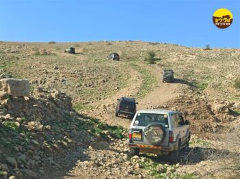 אתגרי לבקעה בקעה שיירה ג'יפים נוף