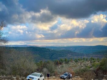 דרך בורמה הרי ירושלים ג'יפים מעלה עלייה שמיים נוף
