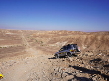 פראדו רכב שבילים ירידה הר קומות טיול צעירים