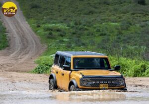 פורד ברונקו 4X4 חציית מים שלולית